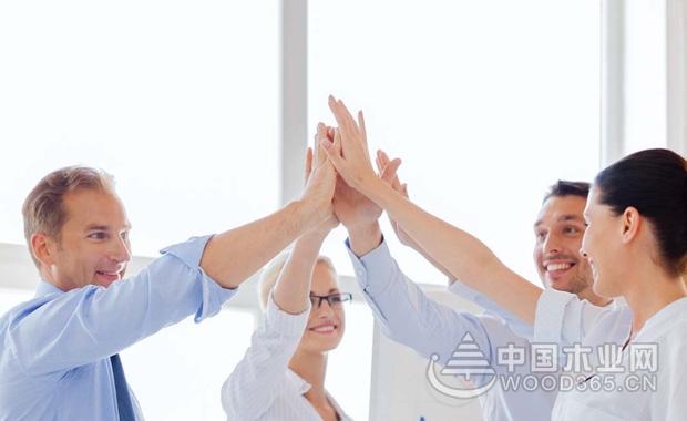 高盛：美股创新高之际对冲基金加速撤离科技股 转向消费必需品股